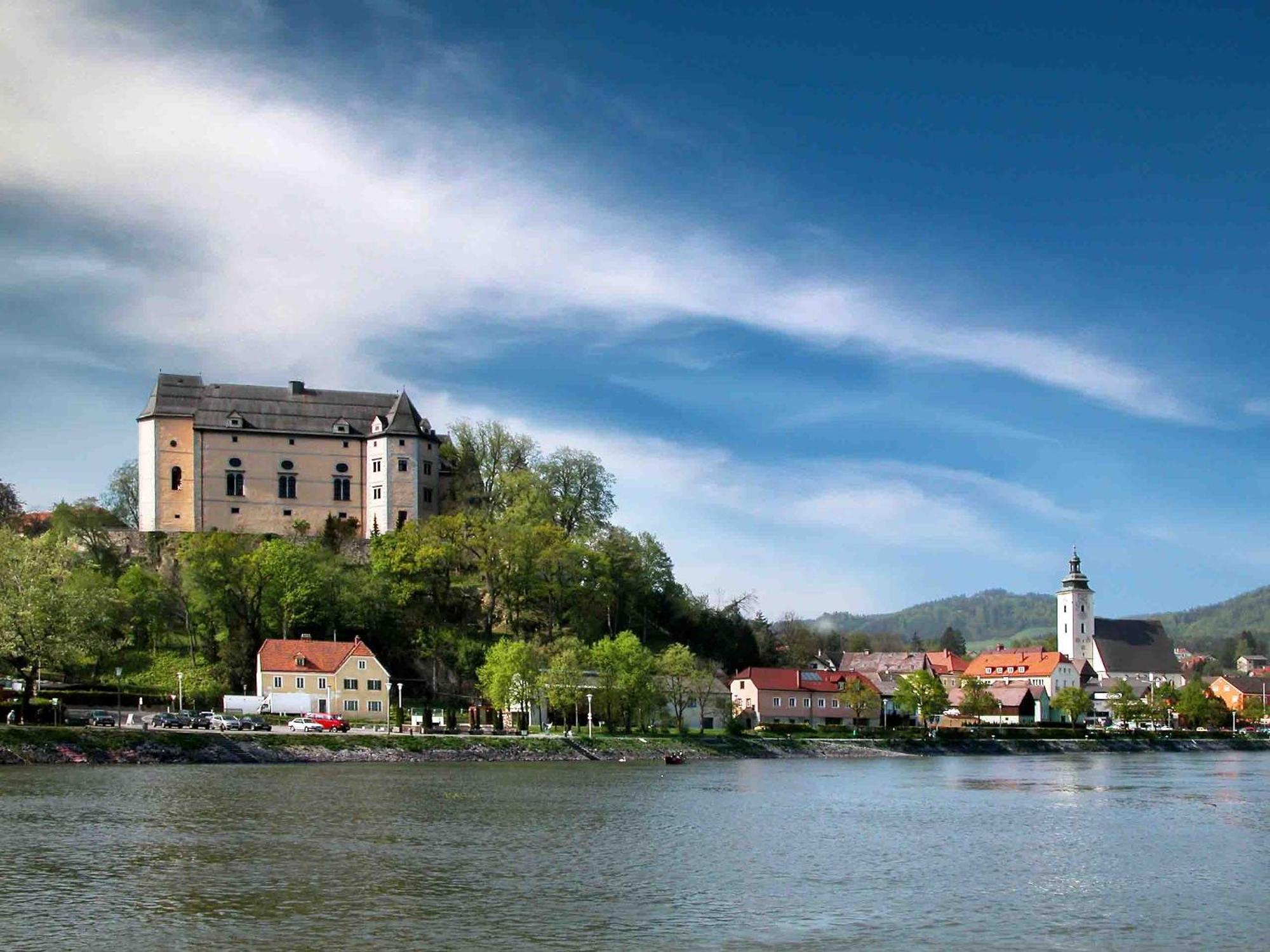 Hotel-Garni Goldenes Kreuz Grein Exterior photo